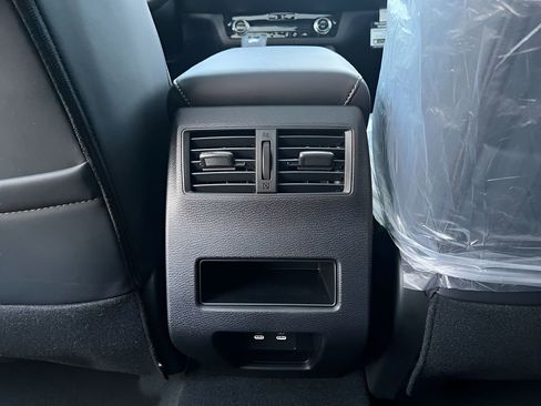 New 2026 Mitsubishi Outlander AWD image 23