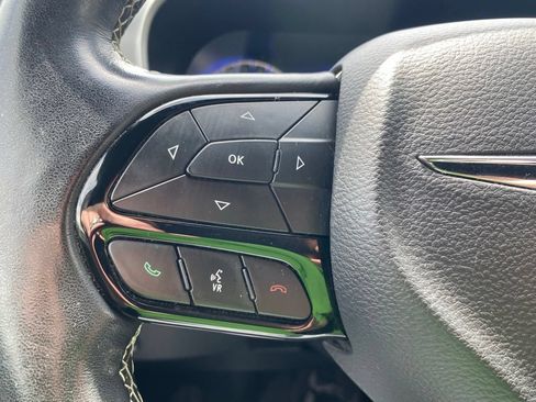 Used 2020 Chrysler Pacifica Touring-L Plus FWD image 29