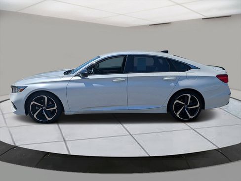 Used 2022 Honda Accord Sport image 2