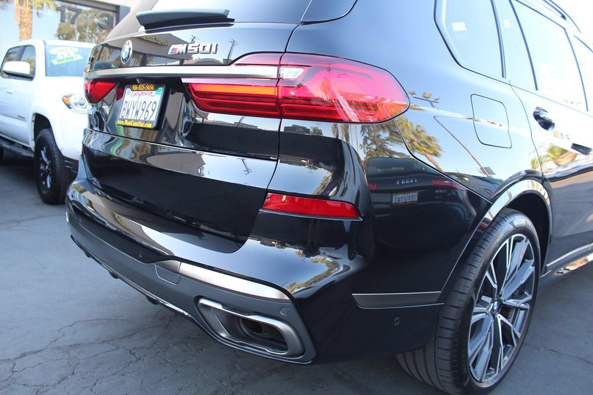 Used 2021 BMW X7 M50i w/ Dynamic Handling Package AWD/4WD image 17