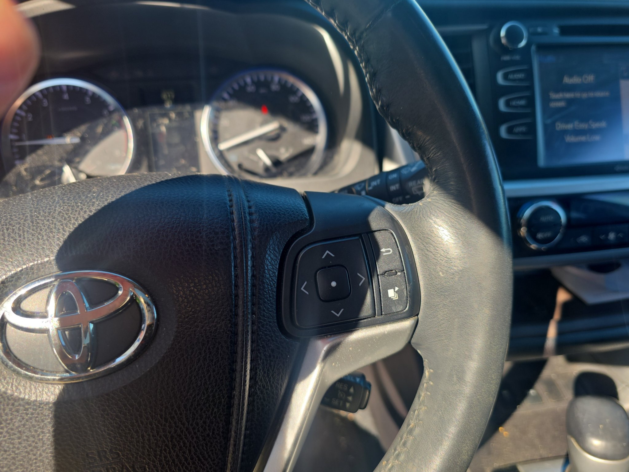 Used 2015 Toyota Highlander XLE FWD image 18