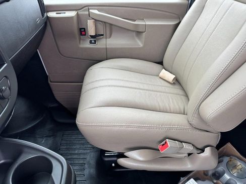 New 2026 Chevrolet Express 3500 Extended image 33