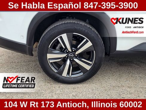 Used 2025 Nissan Rogue SL w/ SL Premium Package FWD image 14