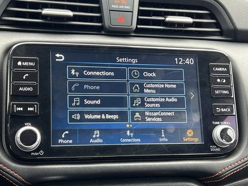 Used 2024 Nissan Versa SR FWD image 6