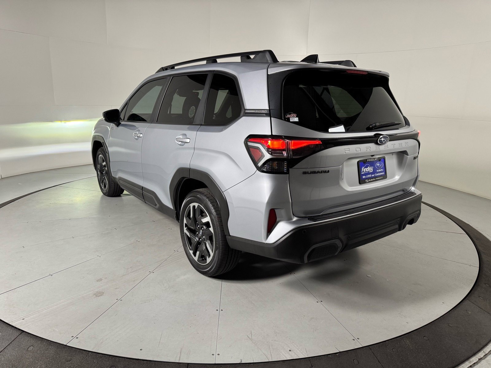 Certified 2025 Subaru Forester Limited w/ Popular Package AWD/4WD image 3