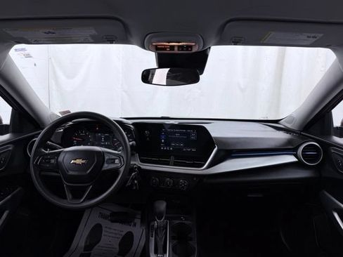 Used 2024 Chevrolet Trax LS w/ LS Convenience Package FWD image 28