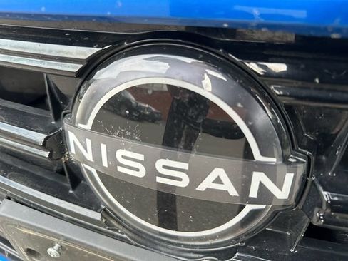 Used 2024 Nissan Versa SR FWD image 9