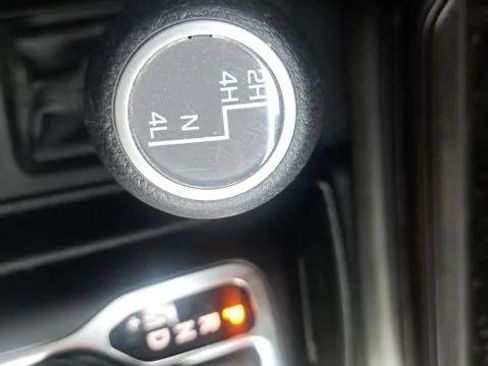 Certified 2021 Jeep Wrangler Sport image 19