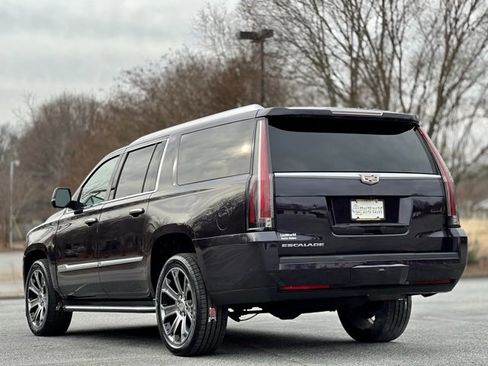 Used 2018 Cadillac Escalade ESV Luxury image 7