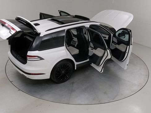 Used 2025 Lincoln Aviator Reserve w/ Equipment Group 201A AWD/4WD image 54