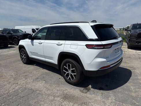 Used 2024 Jeep Grand Cherokee Limited AWD/4WD image 8