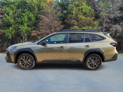 Certified 2025 Subaru Outback Onyx Edition AWD/4WD image 22