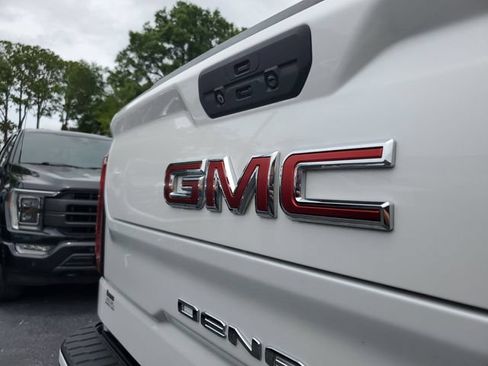 Used 2022 GMC Sierra 1500 Denali w/ Denali Premium Package AWD/4WD image 6