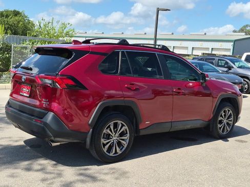 Used 2023 Toyota RAV4 XLE Premium AWD/4WD image 5