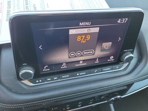 Used 2024 Nissan Rogue S image 26