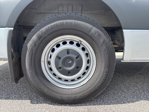 Used 2025 Mercedes-Benz Sprinter 2500 image 11