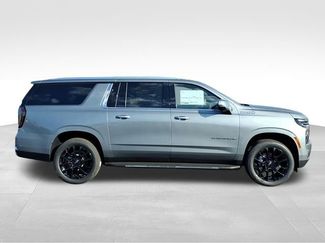 New 2026 Chevrolet Suburban High Country w/ Sun And Tow Package AWD/4WD video 2