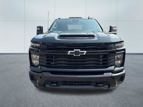Used 2025 Chevrolet Silverado 2500 Custom w/ Custom Value Package AWD/4WD image 6