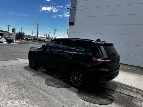 Used 2025 Jeep Grand Cherokee Limited 4xe AWD/4WD image 3
