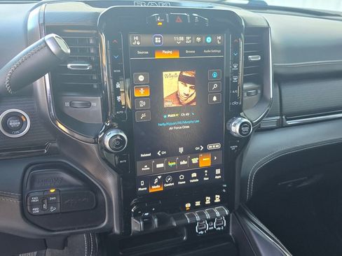 Used 2024 RAM 2500 Limited image 30