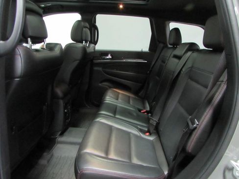 Used 2021 Jeep Grand Cherokee Trailhawk w/ Trailhawk Luxury Group AWD/4WD image 15