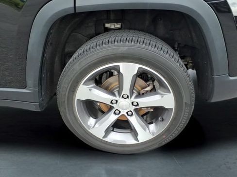 Used 2024 Jeep Grand Cherokee Limited AWD/4WD image 12