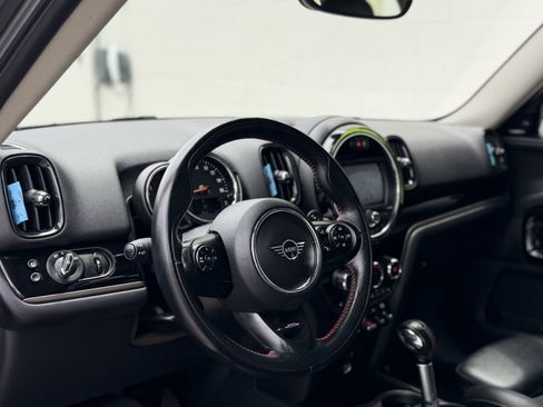 Used 2019 MINI Cooper Countryman S w/ Premium Package FWD image 17