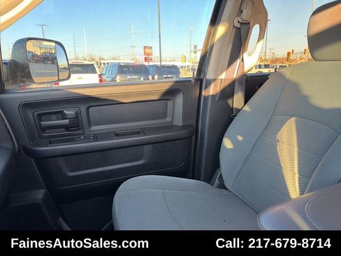 Used 2016 RAM 2500 Tradesman w/ Chrome Appearance Group image 88