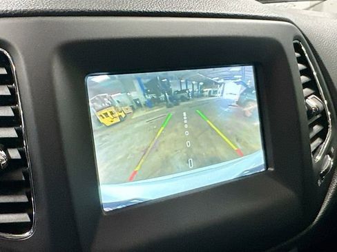 Used 2019 Jeep Compass Latitude image 15