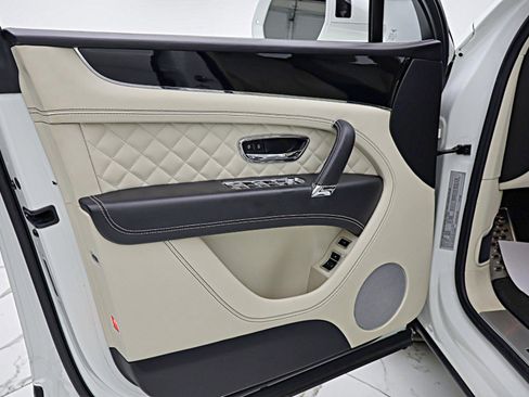 Certified 2017 Bentley Bentayga AWD/4WD image 45