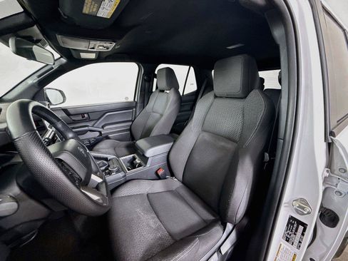 Used 2025 Toyota 4Runner SR5 AWD/4WD image 7