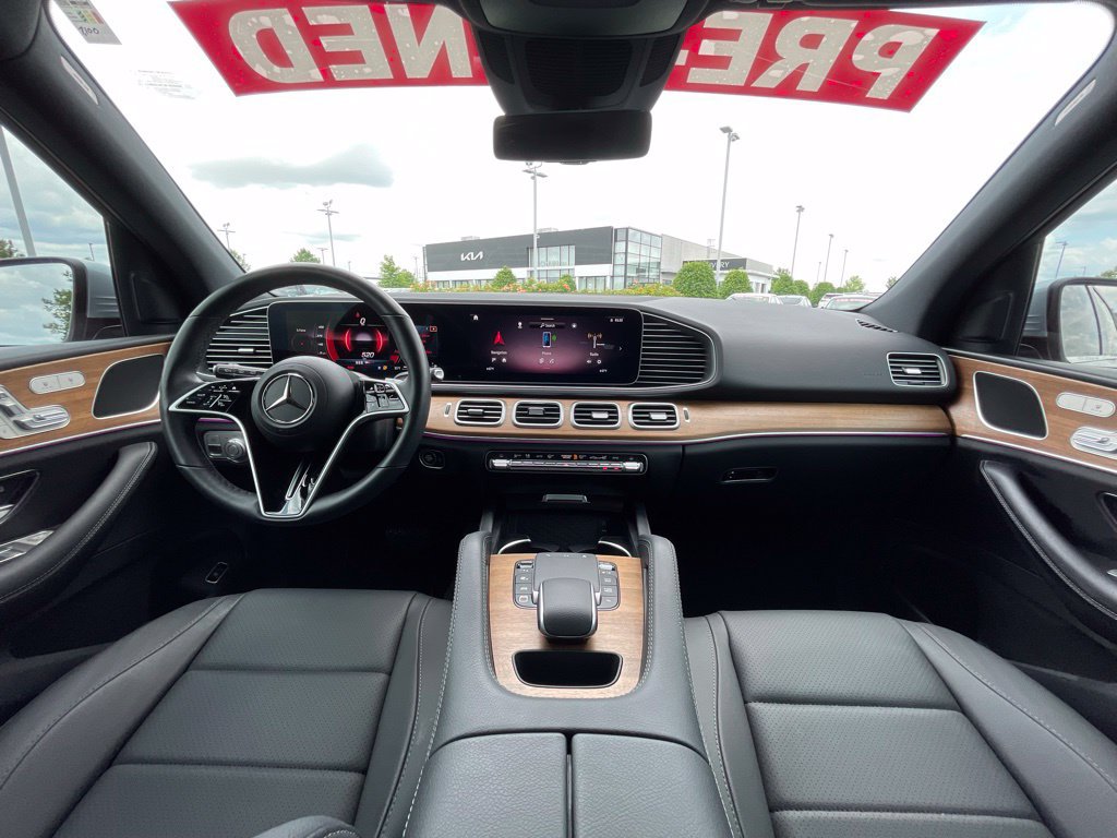 Used 2025 Mercedes-Benz GLE 450 4MATIC w/ Winter Package image 29