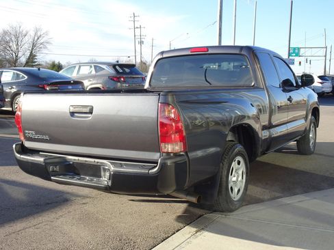 Used 2015 Toyota Tacoma image 5