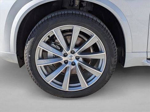 New 2025 Volvo XC90 B5 Core w/ Protection Package Premier image 11