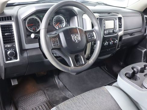 Used 2018 RAM 1500 Classic SLT AWD/4WD image 9