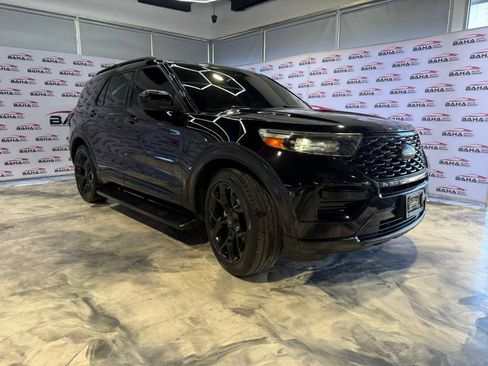 Used 2020 Ford Explorer XLT w/ Comfort Package AWD/4WD image 5