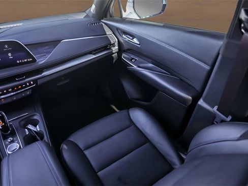 Certified 2024 Cadillac XT4 Sport image 27