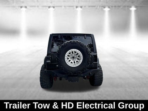 Used 2018 Jeep Wrangler Unlimited Sahara AWD/4WD image 5