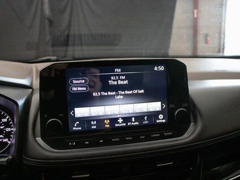 Used 2023 Nissan Rogue SL w/ SL Premium Package image 36