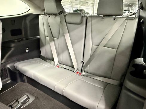 Used 2026 Toyota Highlander Platinum AWD/4WD image 37
