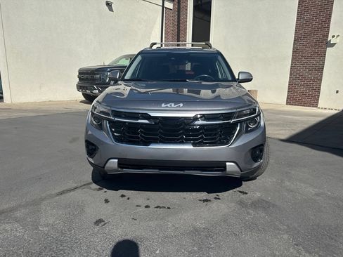 Used 2025 Kia Seltos EX w/ EX Sunroof Package AWD/4WD image 3