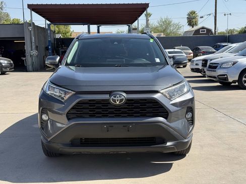 Used 2020 Toyota RAV4 XLE FWD image 3