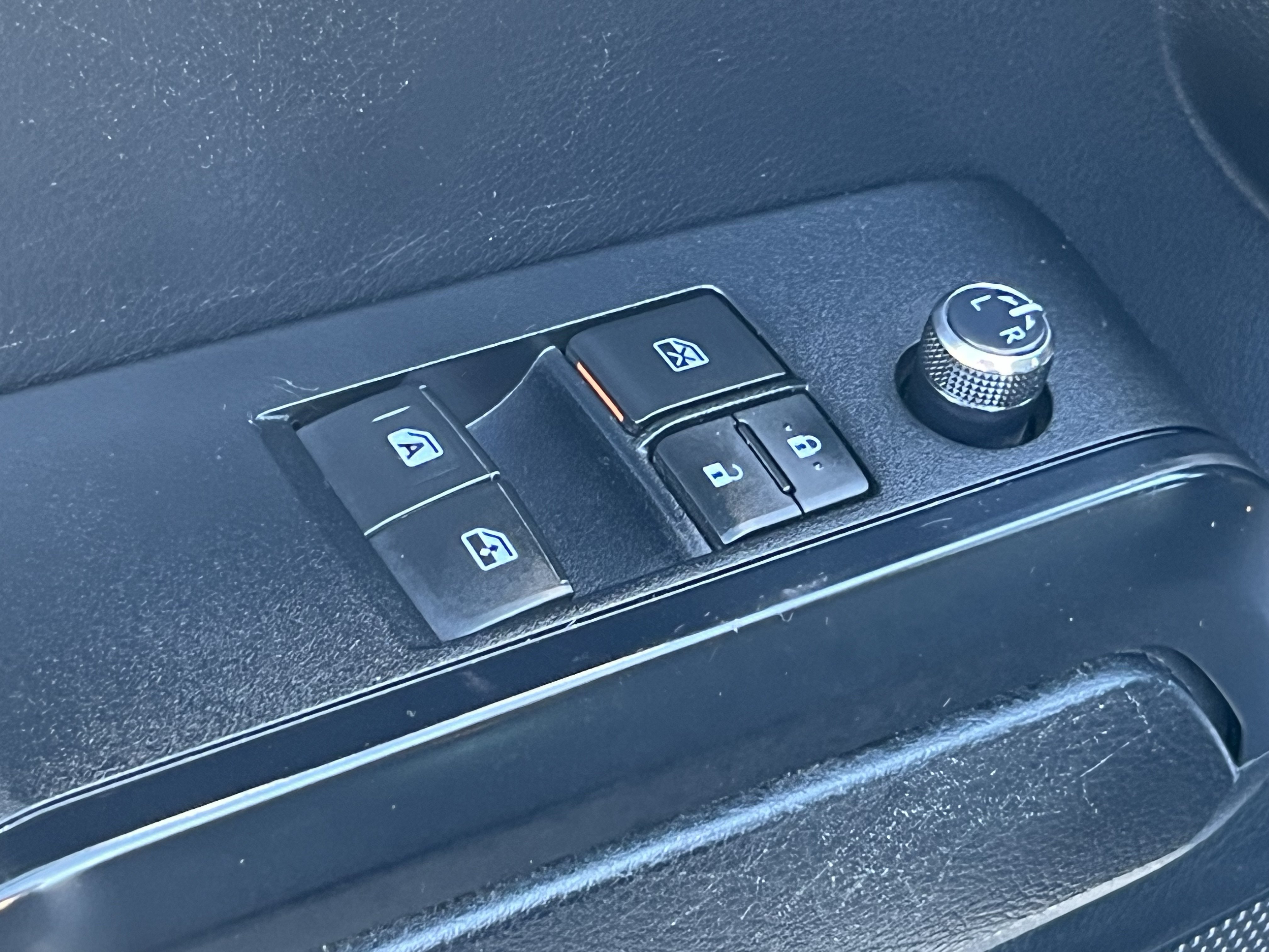 Used 2018 Toyota Tacoma SR AWD/4WD image 19