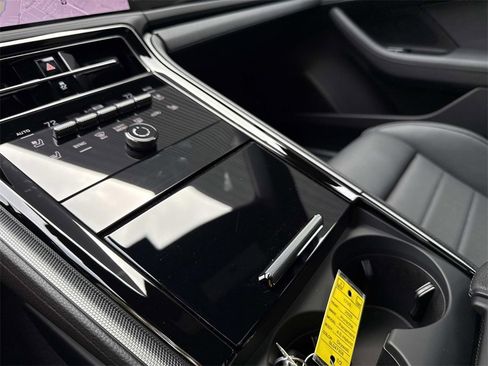 New 2025 Porsche Panamera 4 E-Hybrid image 17