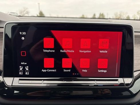 Certified 2025 Volkswagen Atlas SEL Premium R-Line image 22