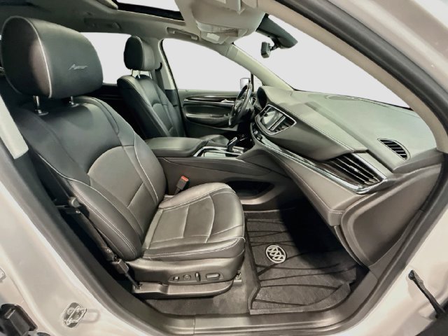 Used 2021 Buick Enclave Avenir w/ Avenir Technology Package AWD/4WD image 27