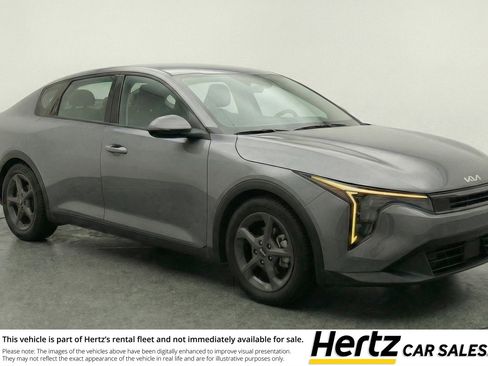 Used 2025 Kia K4 LXS image 1