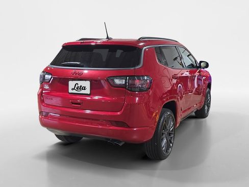 Used 2022 Jeep Compass Limited w/ (RED) Package image 4