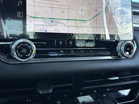 Used 2025 GMC Canyon Elevation image 21