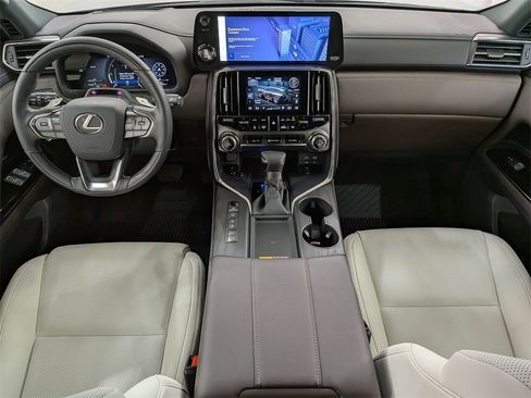 New 2025 Lexus LX 600 4WD w/ Luxury Package image 37